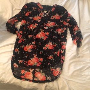 3/4 sleeve black and floral top
